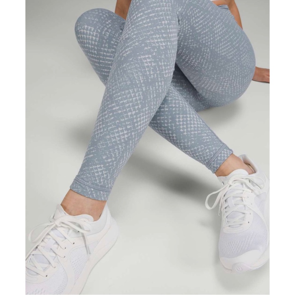 Lululemon Wunder Under Reptilia Jacquard Chambray Starlight Leggings 4 - Picture 2 of 9